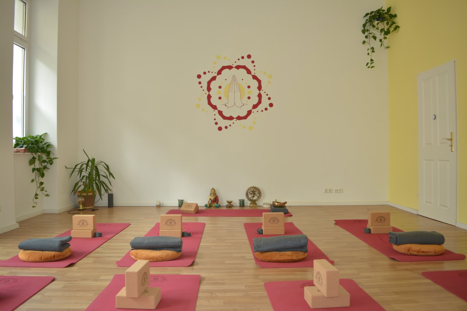 Yogicescape - Estudio de Yoga y Bienestar