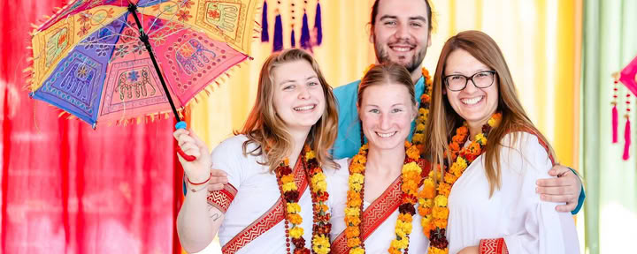 Rishikesh Yogkulam - La mejor escuela de yoga en Rishikesh, India