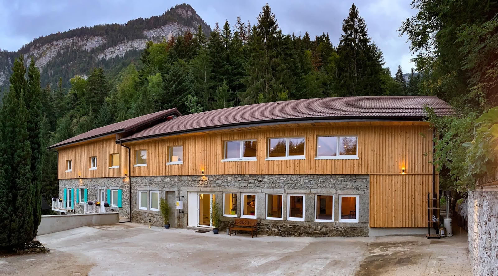 SANSKRITI – Centro de Retiro de Yoga y Meditación | Alpes Franceses