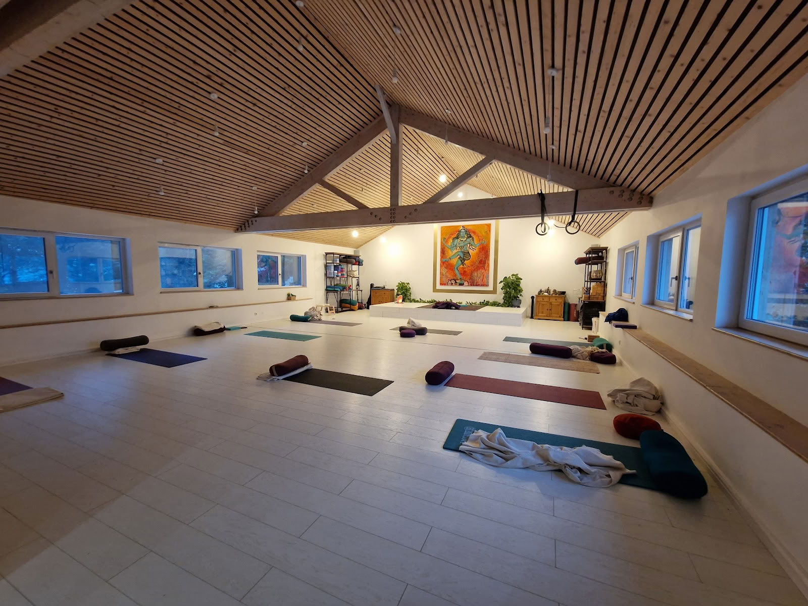 SANSKRITI – Centro de Retiro de Yoga y Meditación | Alpes Franceses