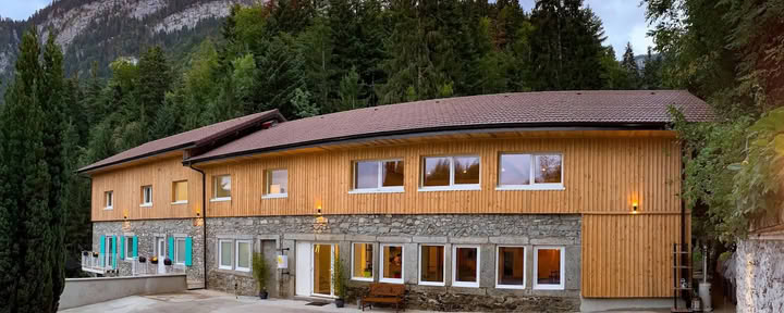 SANSKRITI – Centro de Retiro de Yoga y Meditación | Alpes Franceses
