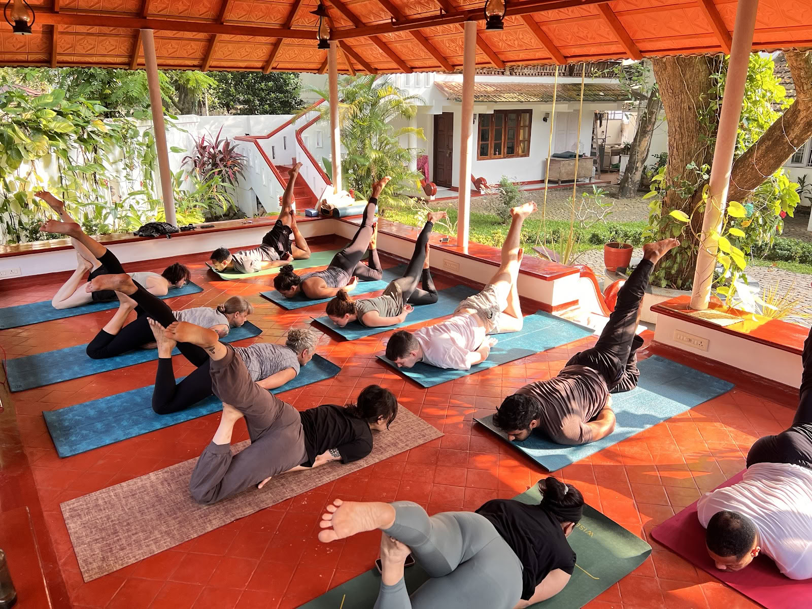 Escuela Santhi de Yoga y Estudios de Vedanta