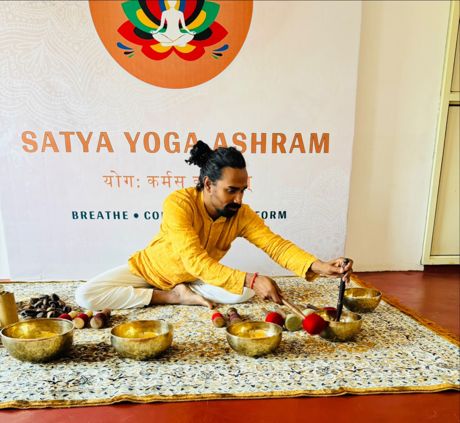 Satya Yoga Ashram | Escuela de yoga francesa, Rishikesh, India