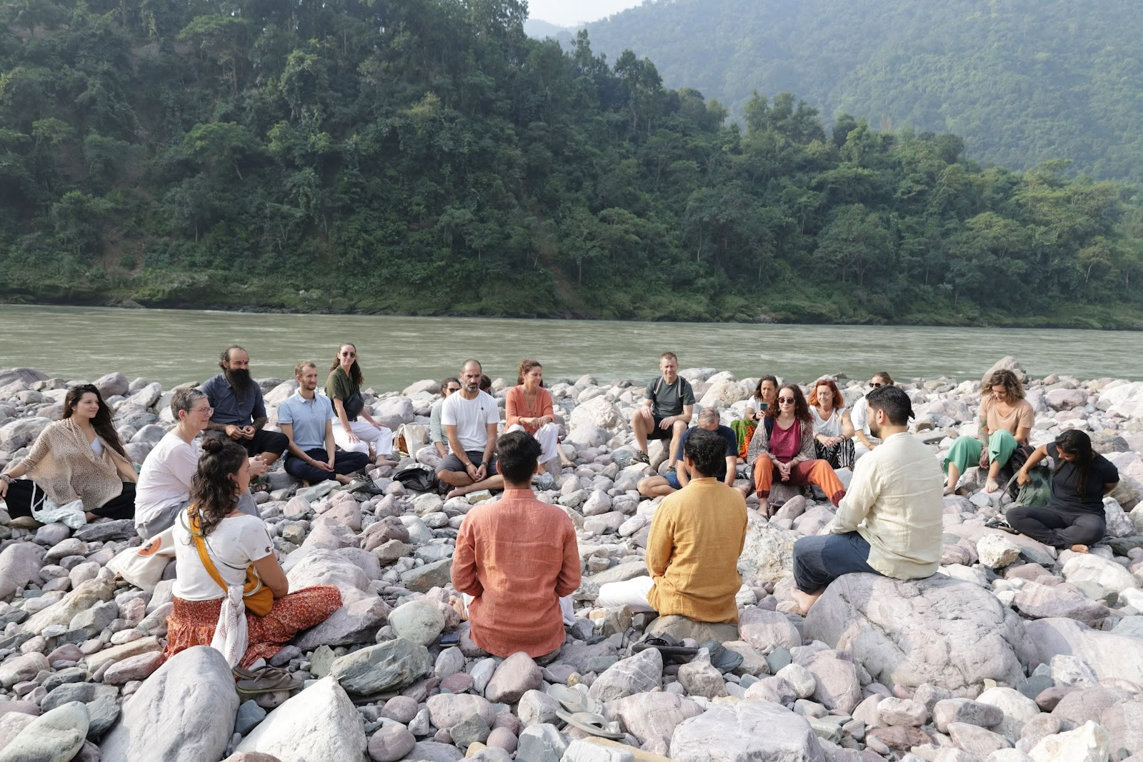 Satya Yoga Ashram | Escuela de yoga francesa, Rishikesh, India