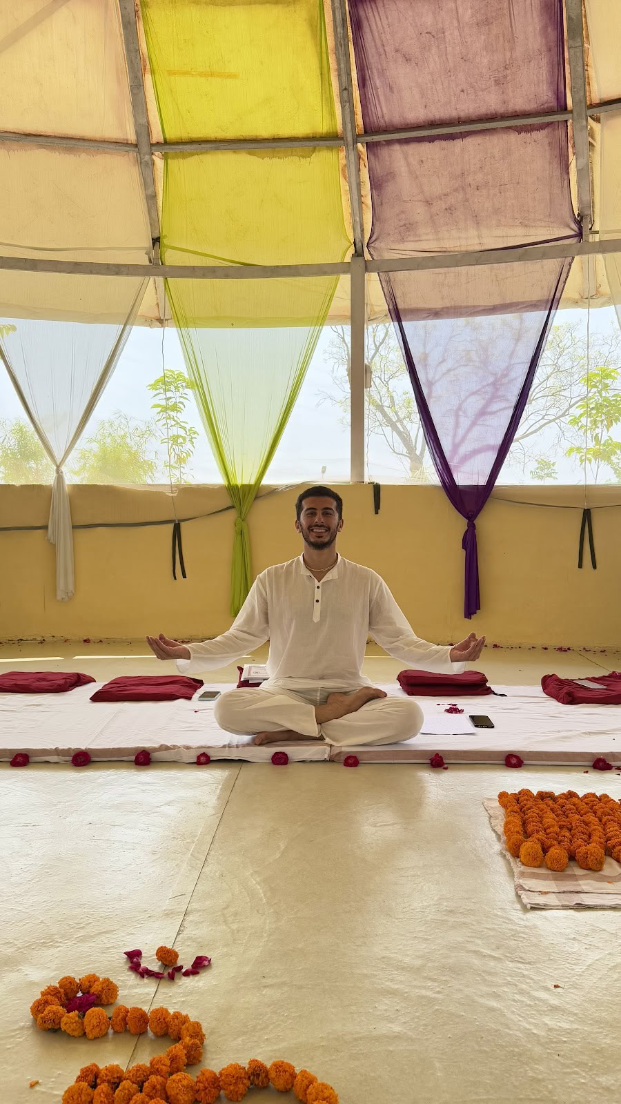 Escuela de Yoga Triguna