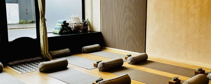 Joy Yoga Wellness Studio – Yoga con calor infrarrojo