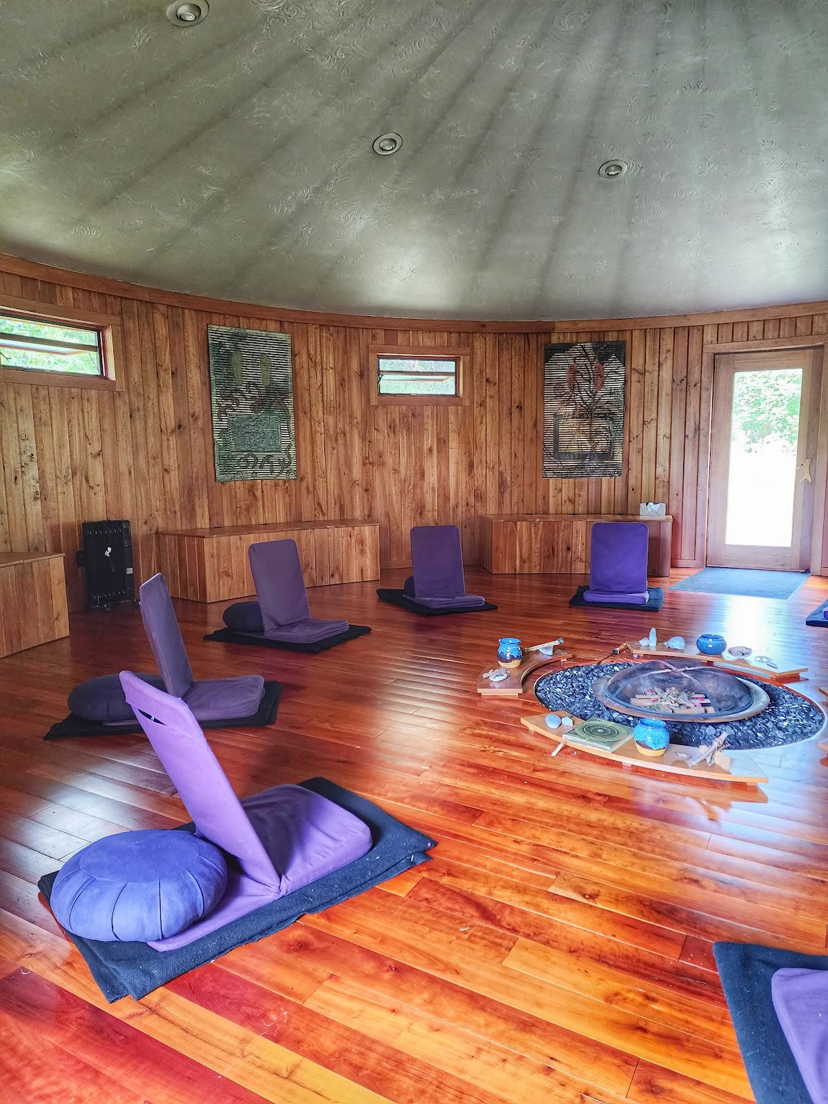 Instituto Hope Springs - Inspirando la paz interior y global