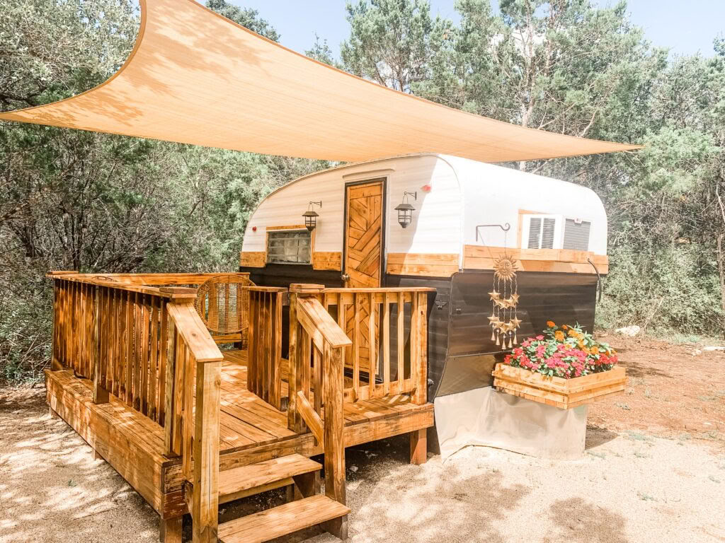 Alojamiento privado en remolque vintage Sun Chaser