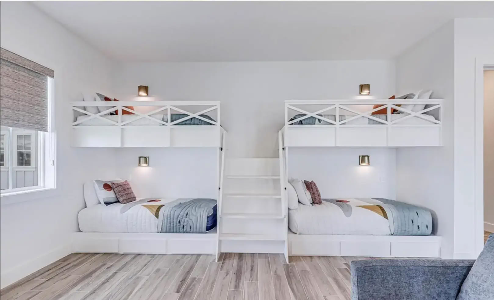 Habitación Doble con Literas y Baño Compartido