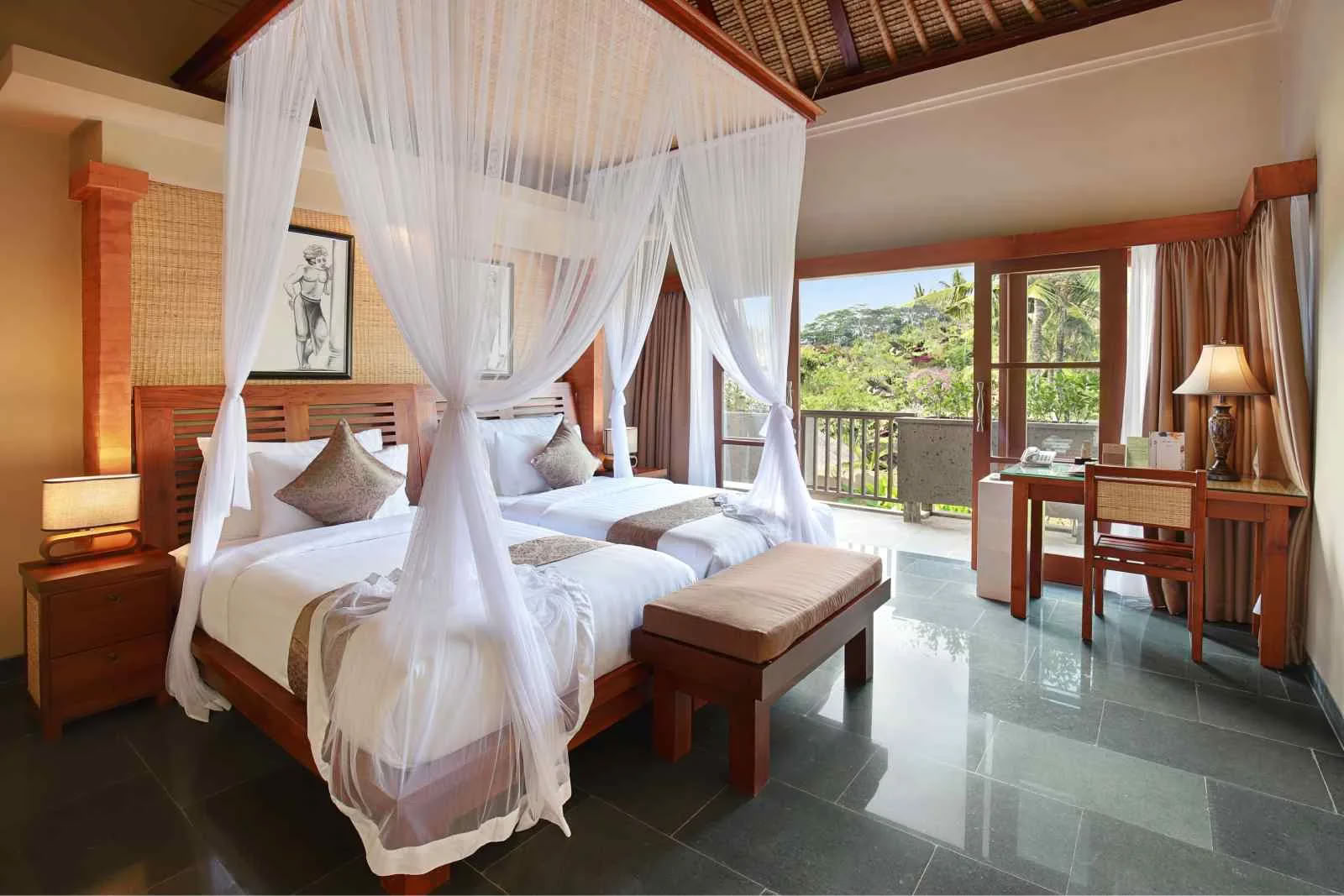 Villa con piscina de cuatro dormitorios
