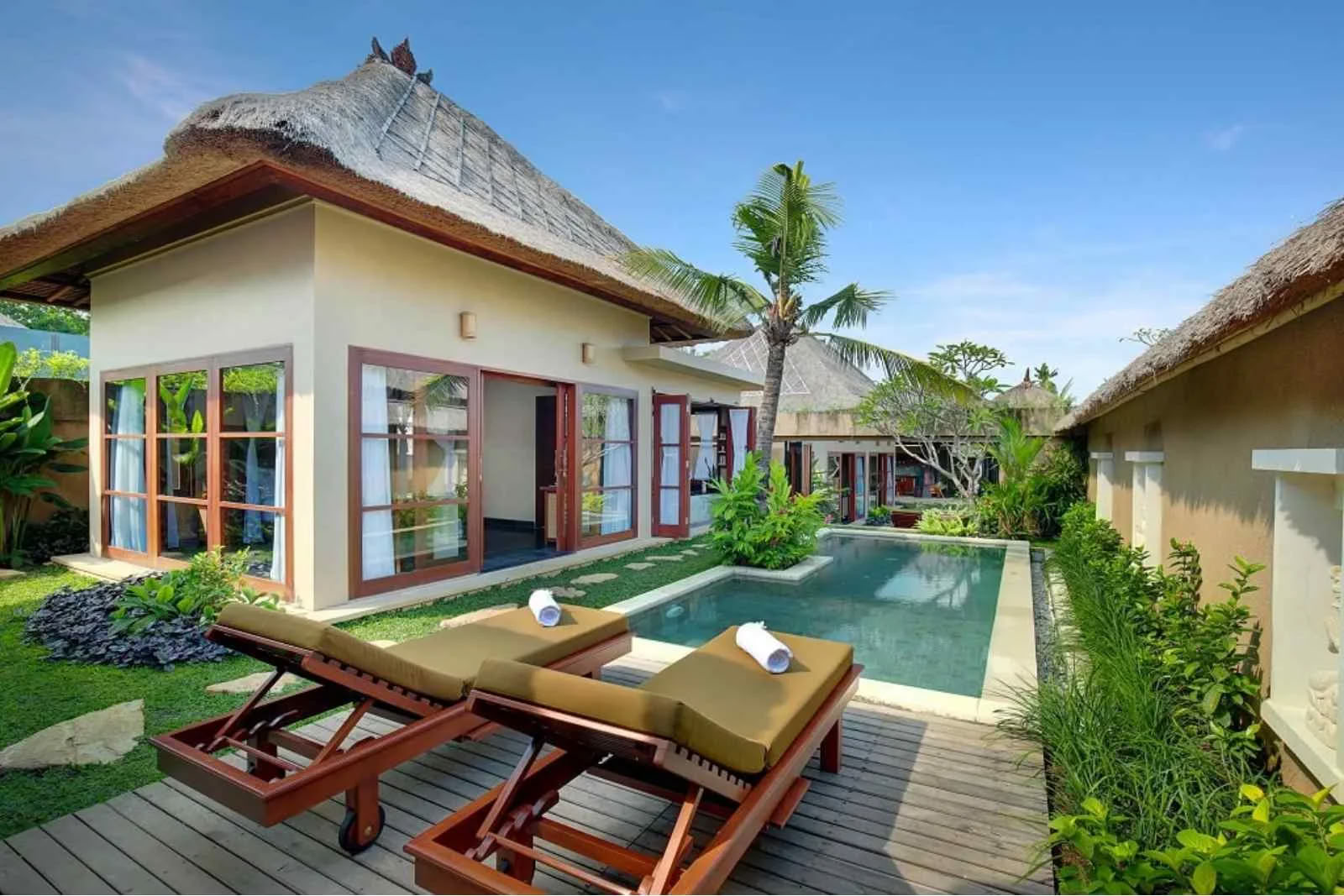 Villa con piscina de tres dormitorios