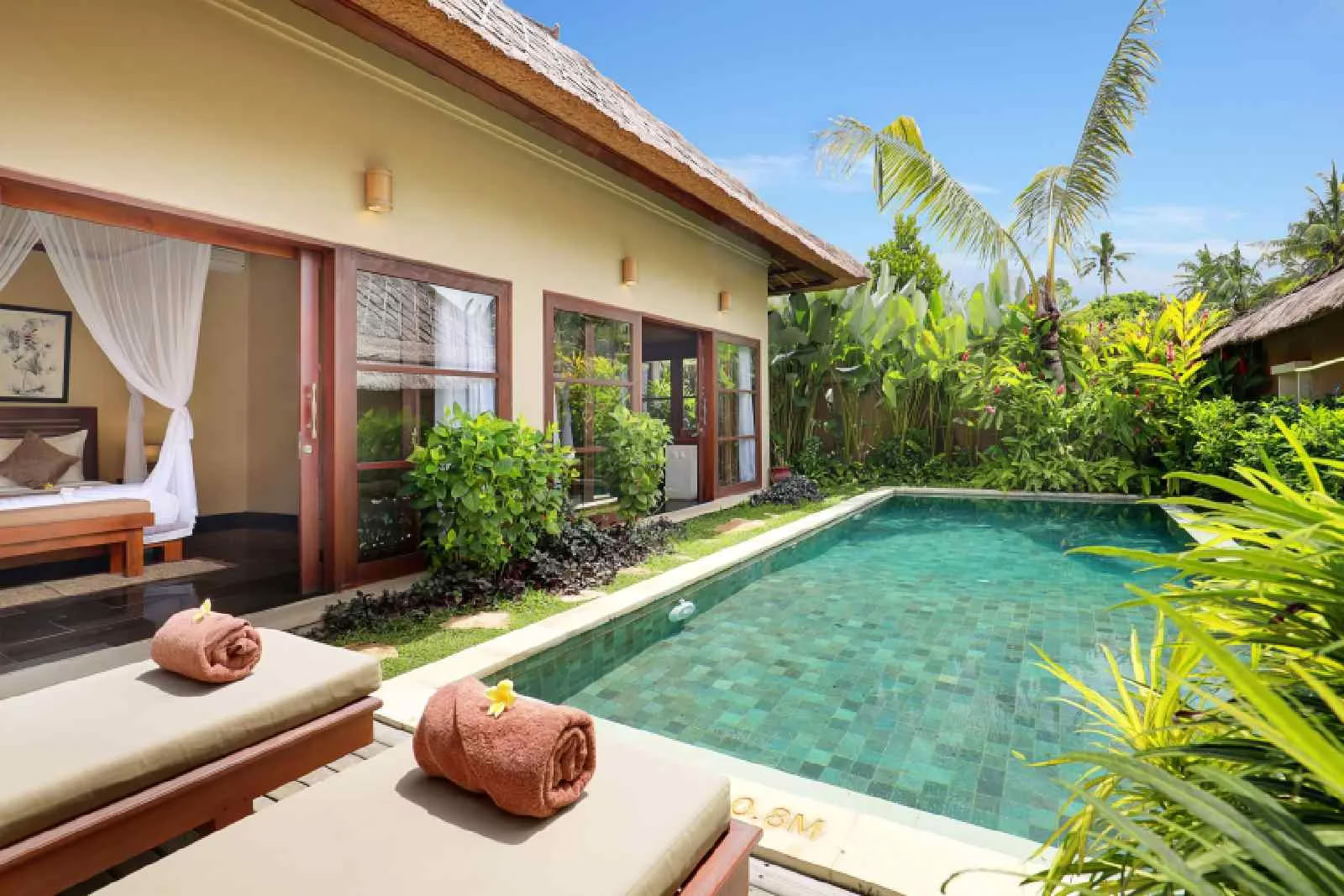 Villa con piscina de dos dormitorios