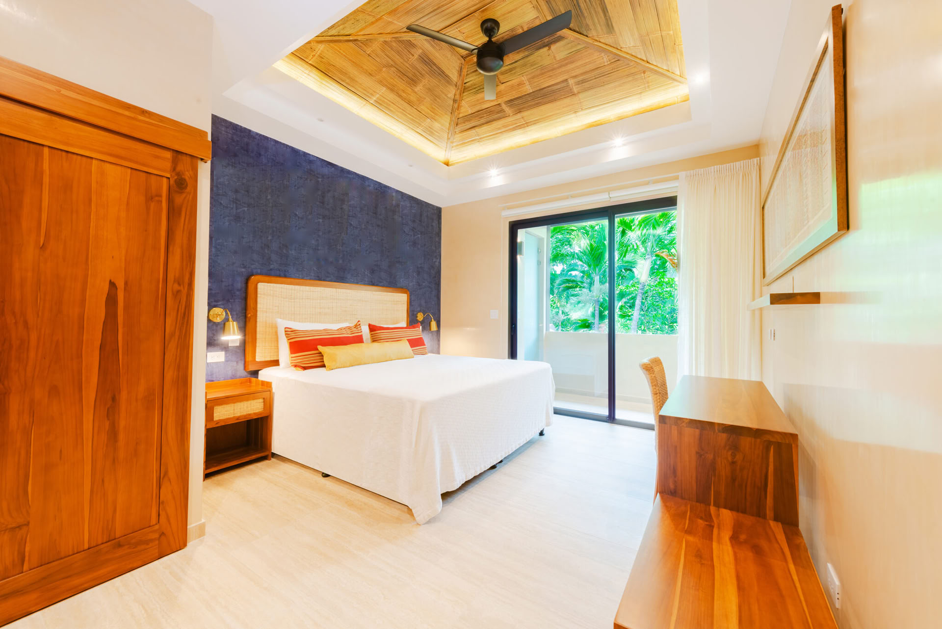 Suite con jardín con aire acondicionado – solo cama king