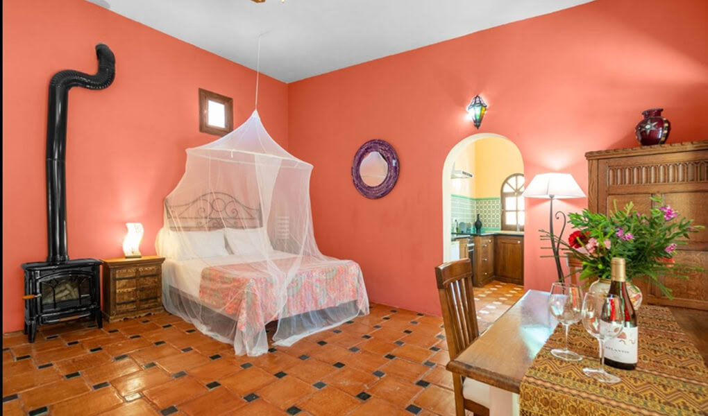 Suite junto a la piscina