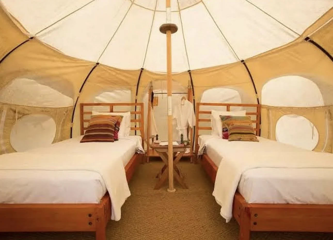 Tienda de glamping compartida