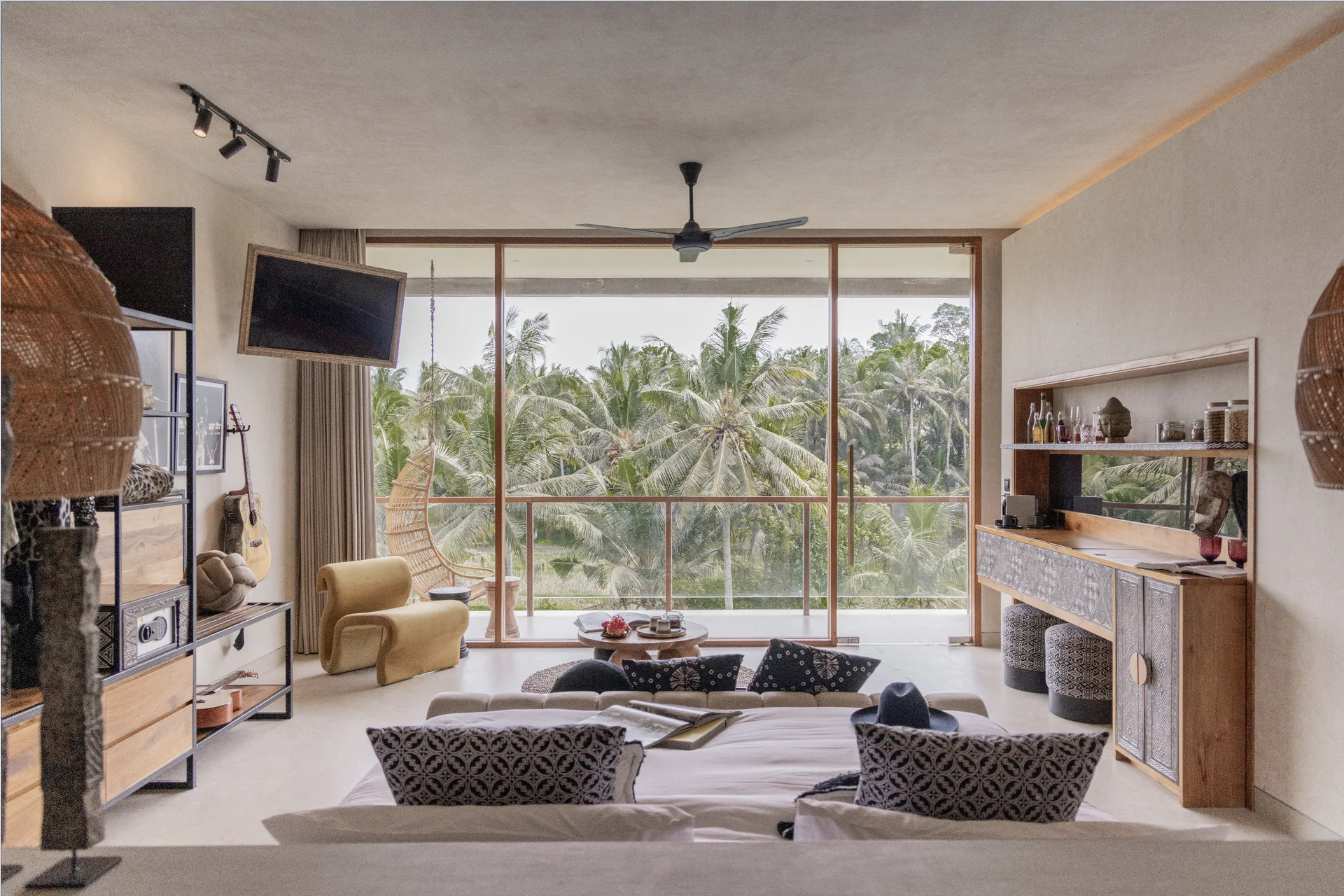 John & Yoko Pool Suite