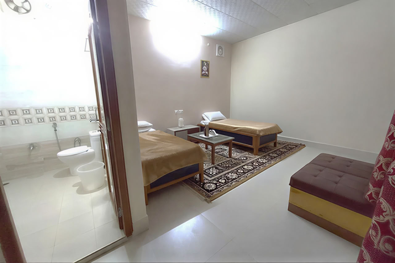 Habitación doble compartida con baño privado en suite