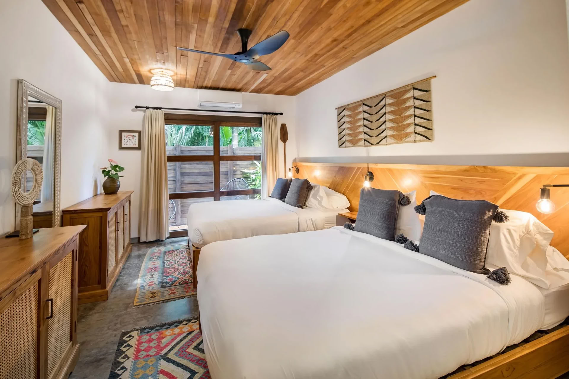 Habitación compartida con dos camas queen