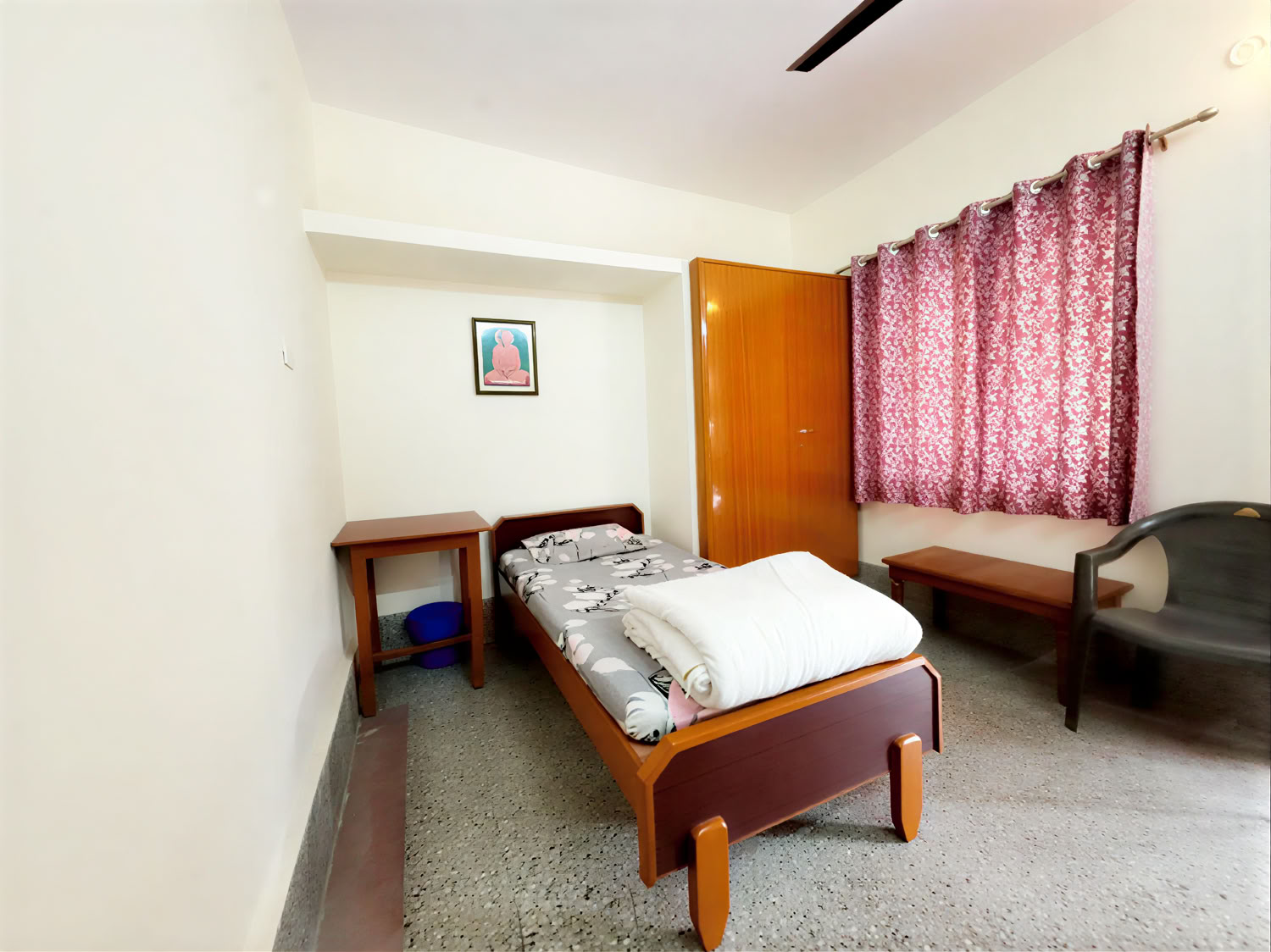 Habitación individual sin aire acondicionado