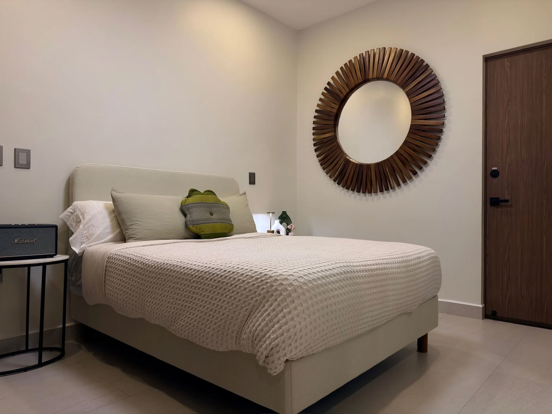 Cama y baño para huéspedes