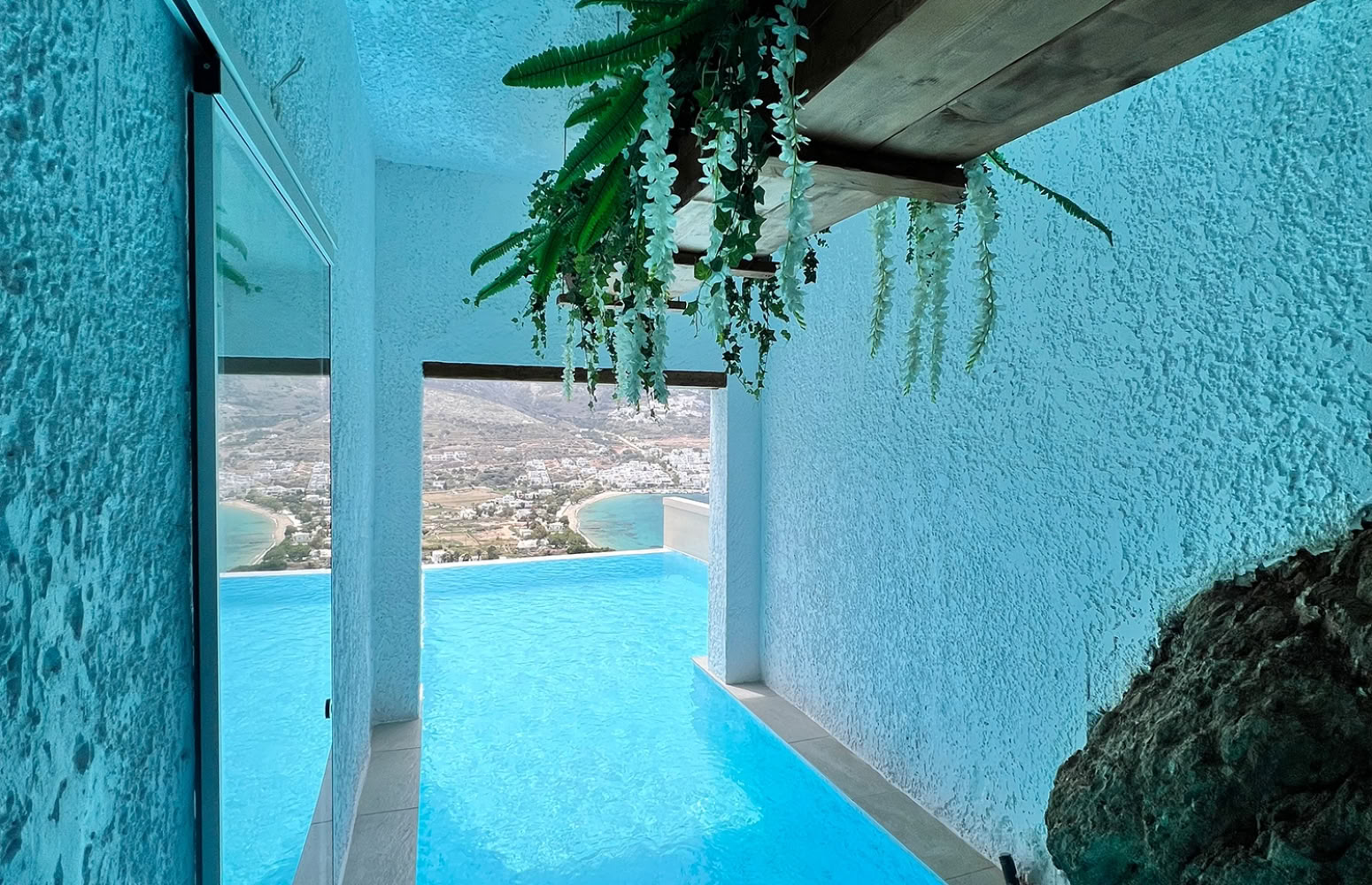 Deluxe con piscina cueva