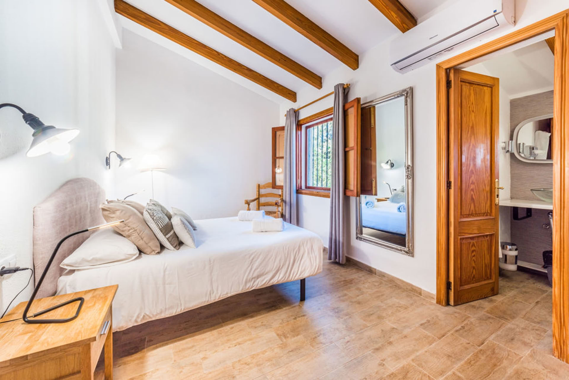 Apartamento rústico premium con dos terrazas privadas
