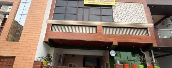 Yoga residencial (habitación compartida)