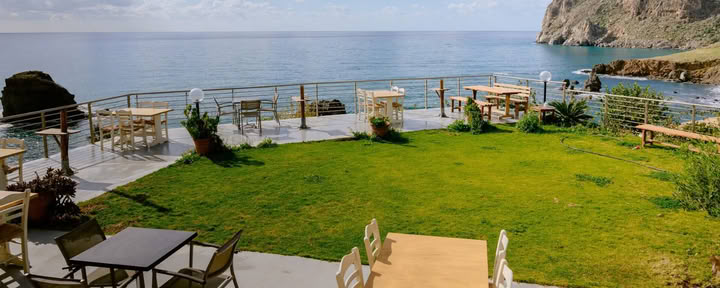 Estudio superior con vista panorámica al mar