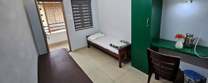 1 persona, habitación individual privada sin aire acondicionado, categoría económica (anuncio duplicado)